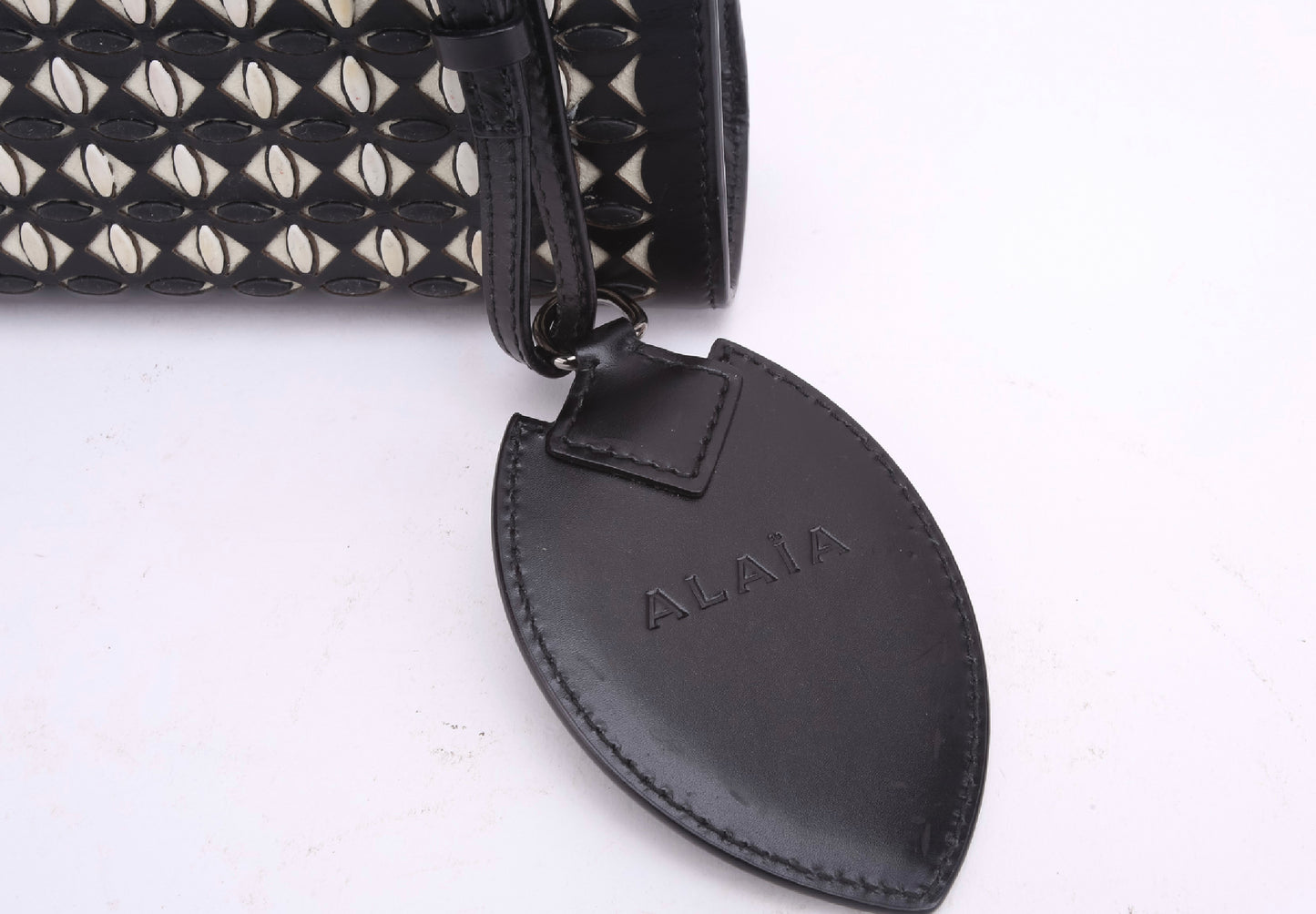 Alaia clutch